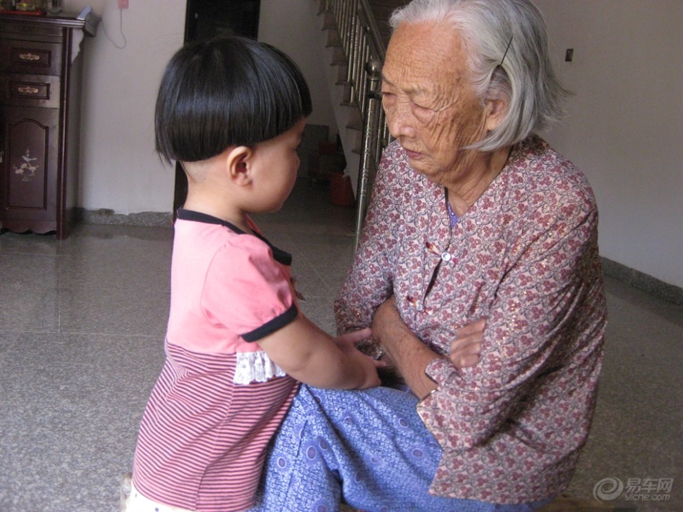 【宝宝与太奶奶玩耍!】_福建论坛图片集锦