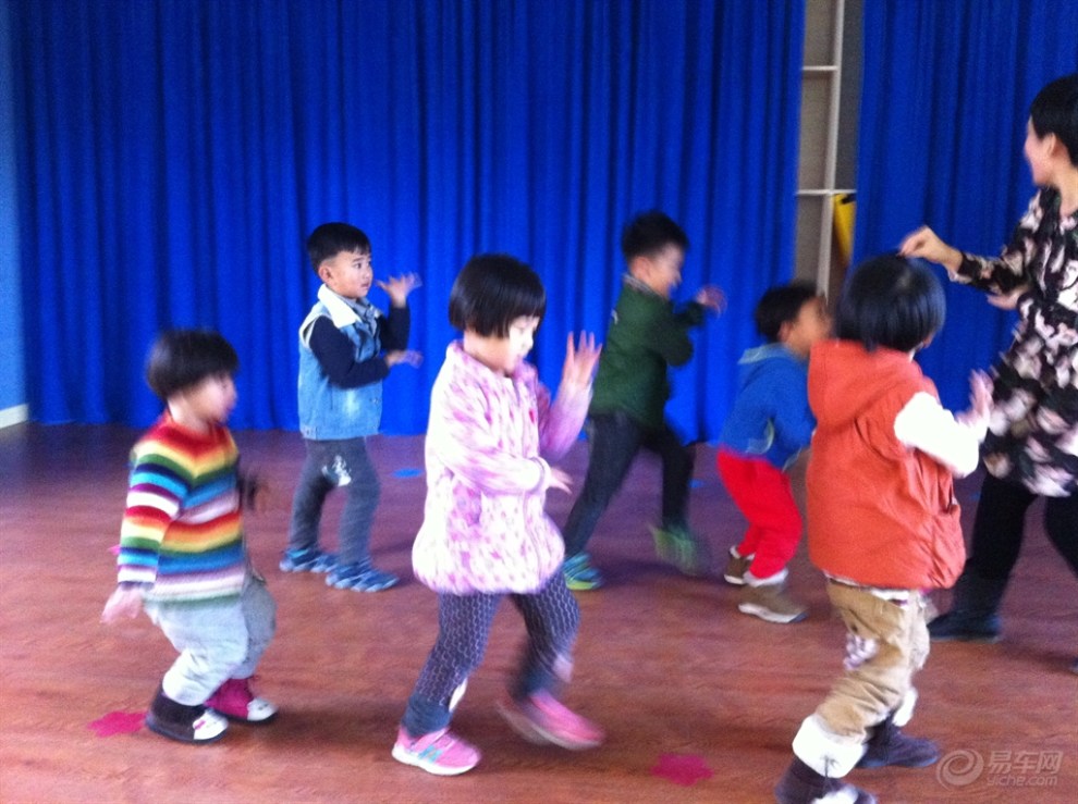 【【宝贝成长日记】131215 宝贝幼儿园棑舞蹈