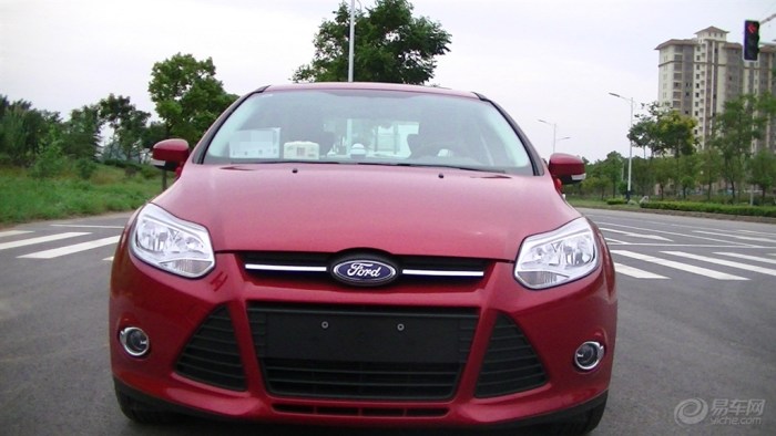 【【补发】新福克斯 1.6MT 三厢糖果红提车作