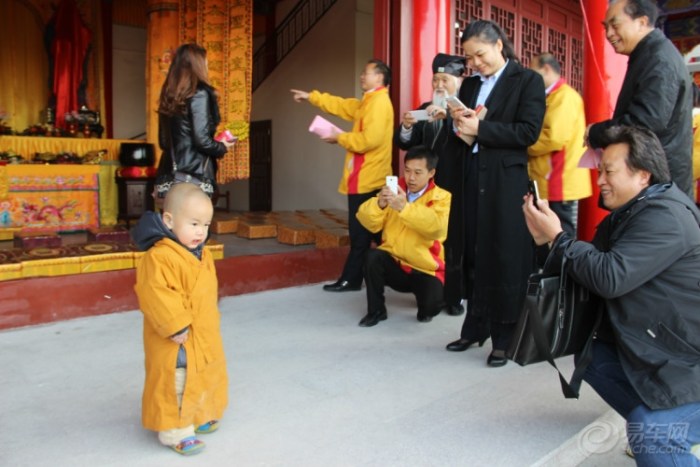 【九华山最萌小和尚东莞观音山祈福】_摄影论