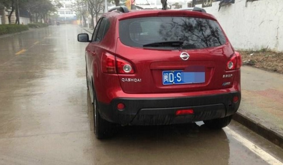 【本人及夫人属于高挑型,所以买车就选SUV型