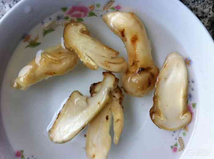 【【马上有松茸】松茸海参棒骨汤】美食之旅论牛肚原材料多少一斤图片