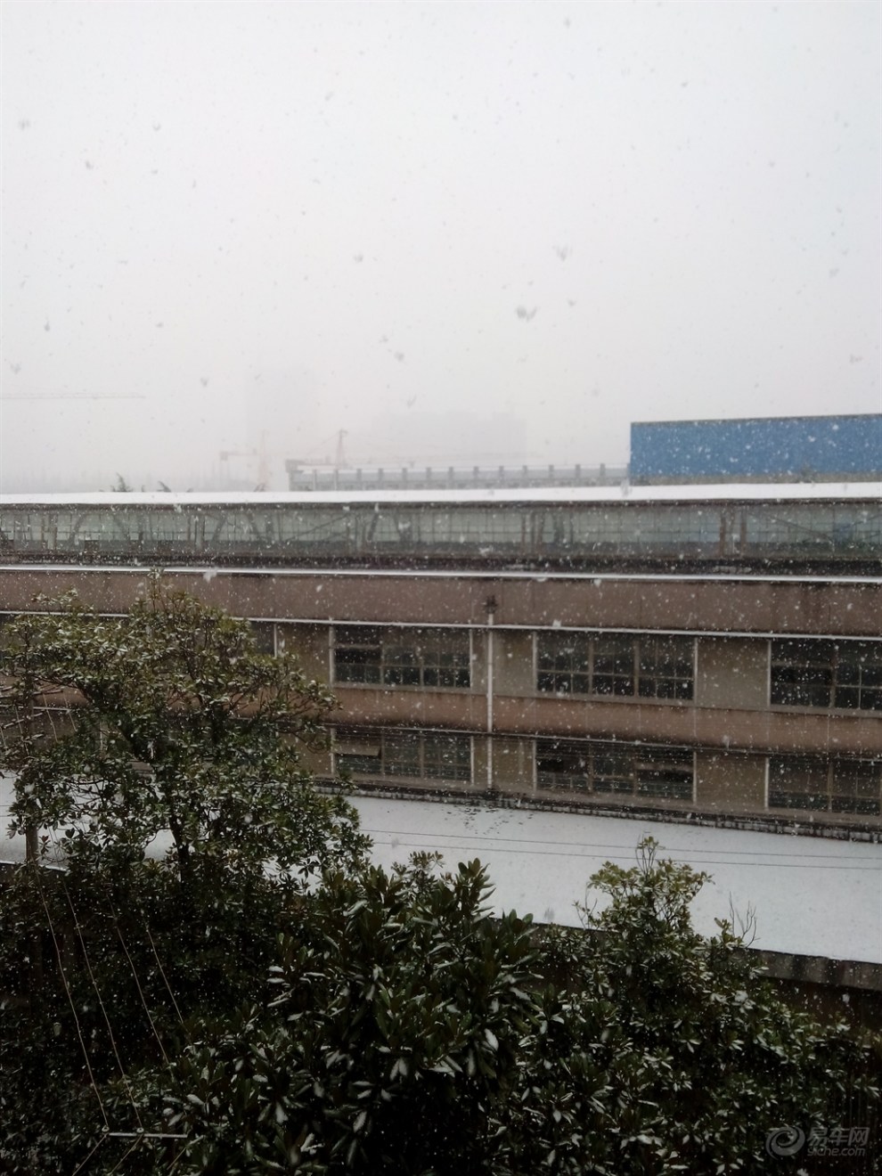 【今天又下中雪了,提醒大家行车注意安全】_长