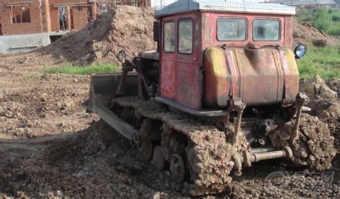 老式拖拉机，小时候的记忆