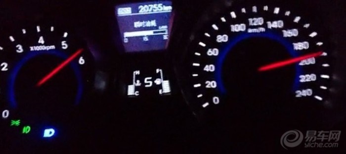 【朗动1.6L手动领先型 仪表盘油标旁边的数字