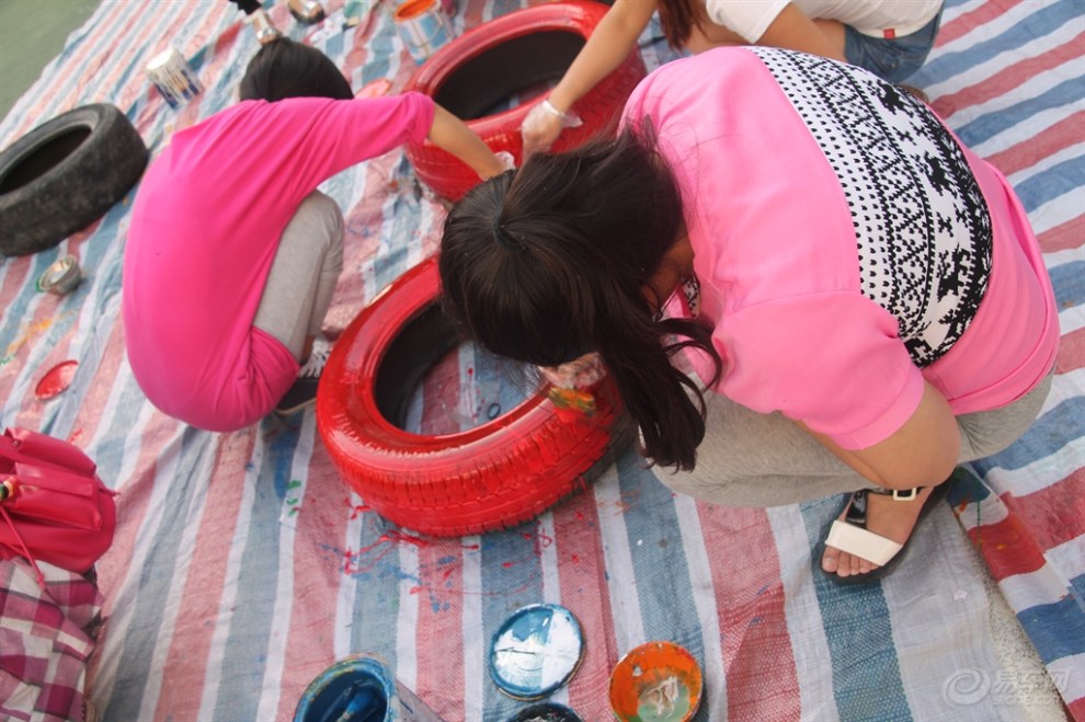 【【 原创首发】幼儿园体育游戏妙用废旧轮胎