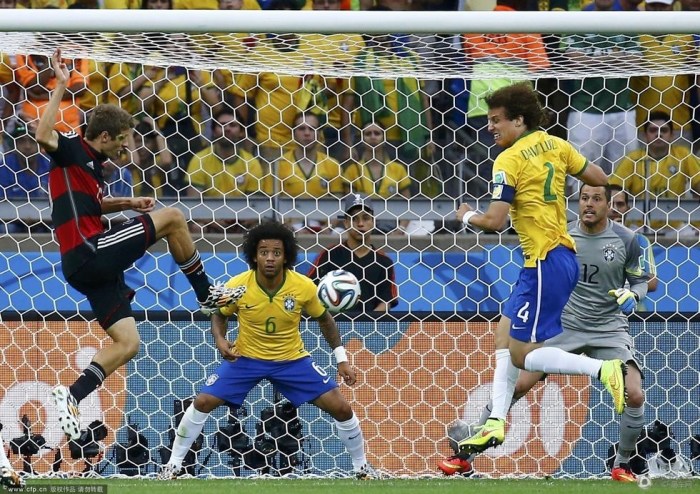 【【我的世界杯】18分钟连丢5球 巴西1-7送德