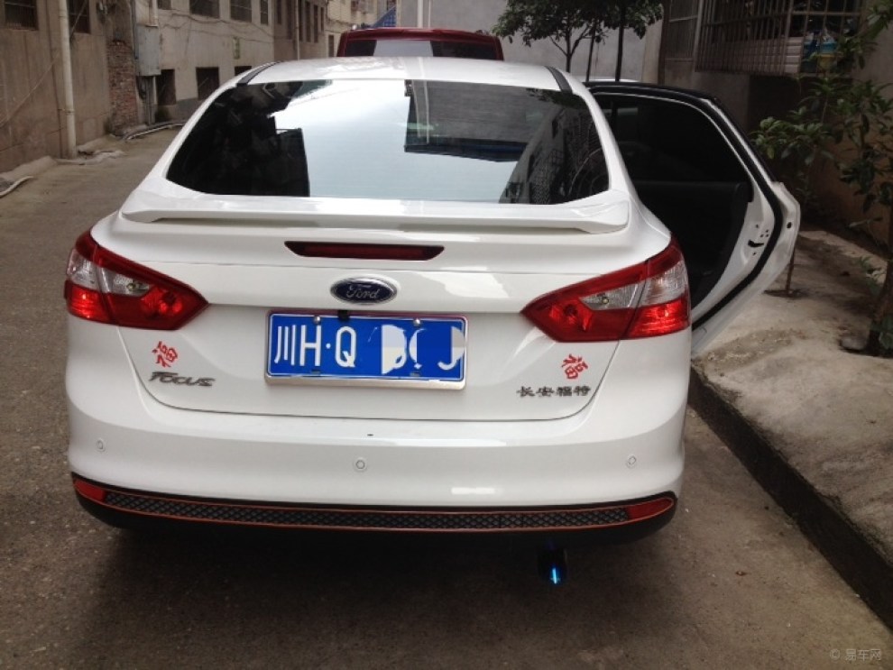 【新福克斯三厢典雅白 加装尾翼】_福克斯论坛