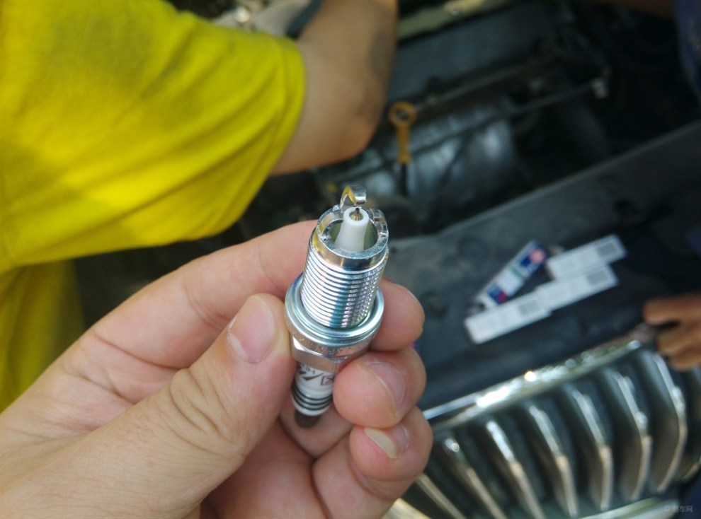 【再来一发,别克英朗GT更换火花塞,详细流程,