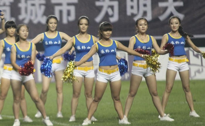 【【足球盛宴】 永昌队的 性感宝贝啦啦队】_