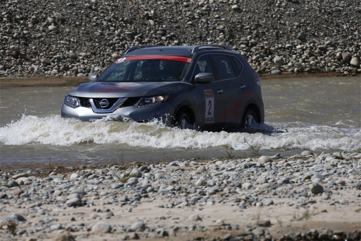 【驾驶奇骏勇闯无人区】_奇骏论坛