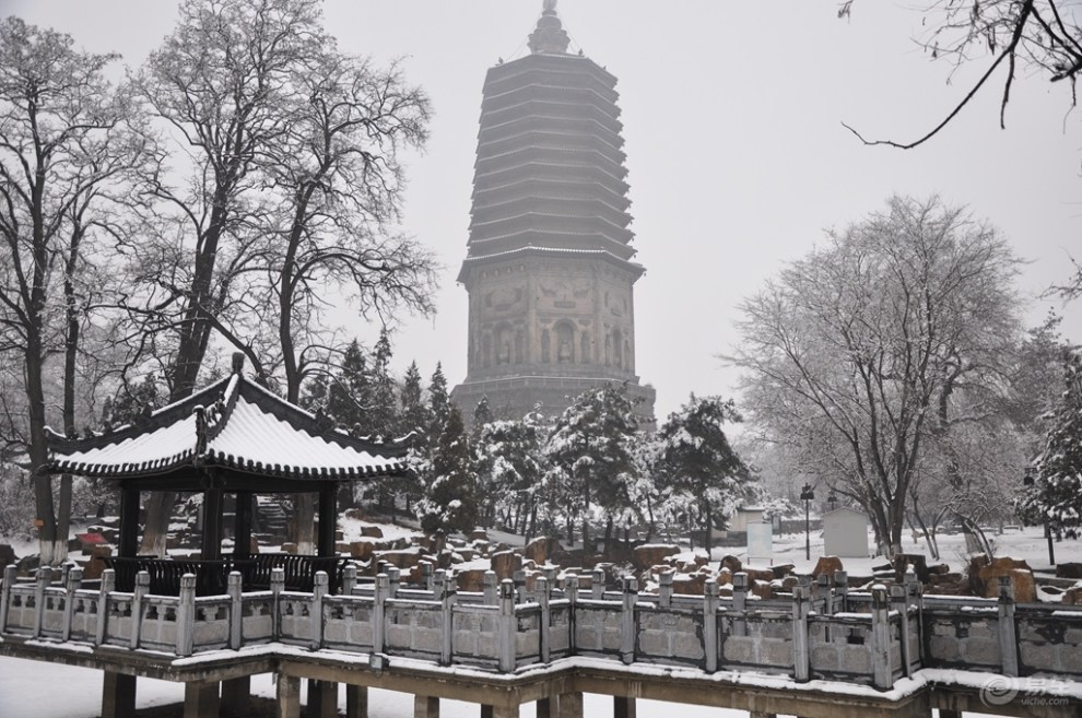 辽宁省辽阳市白塔公园雪景