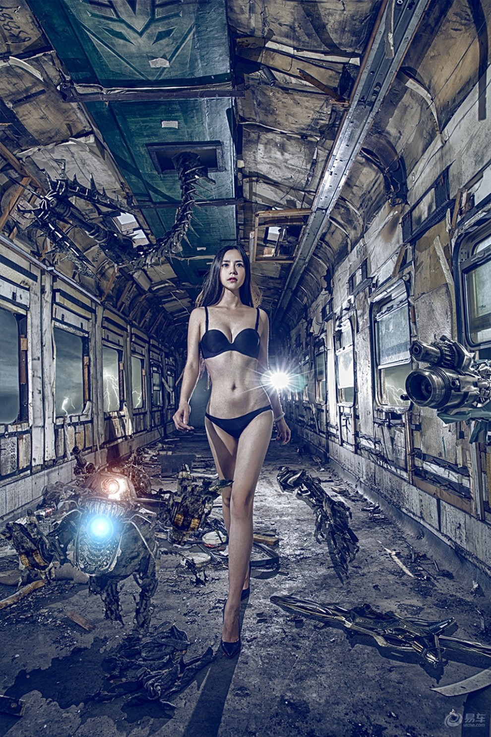 清凉与火辣 当比基尼美女遇见变形金刚