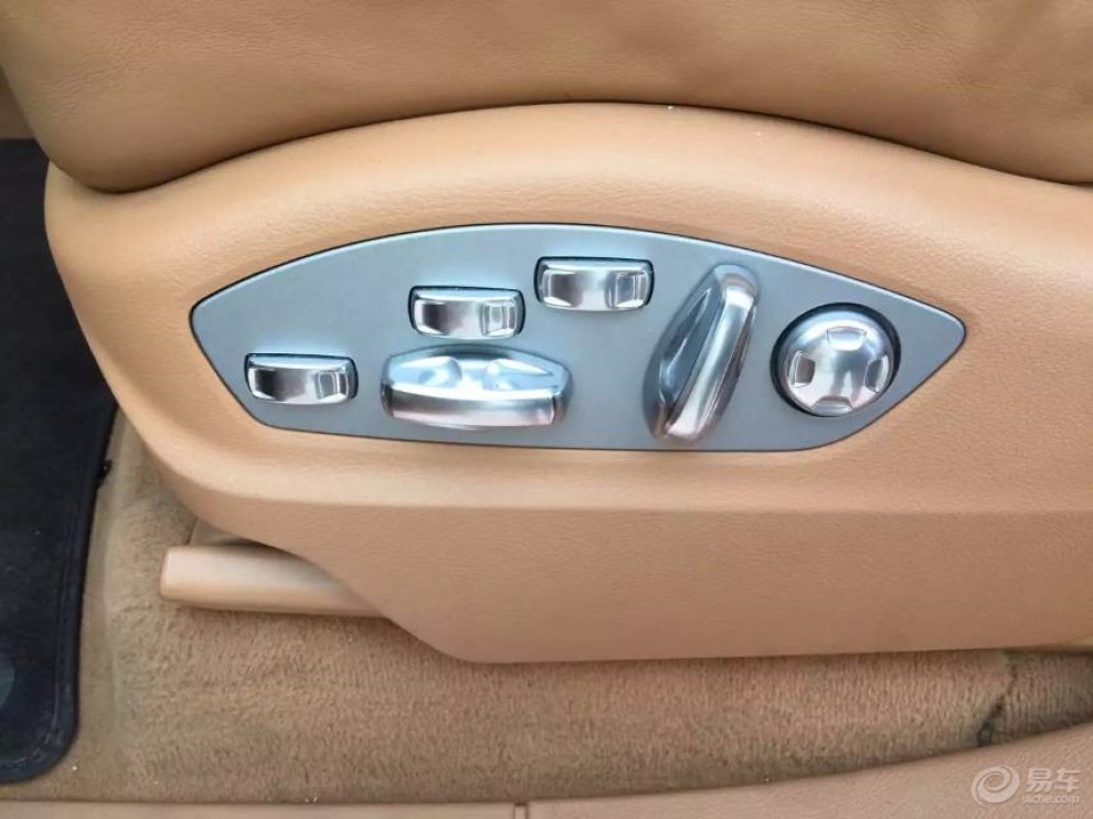 【2012年保时捷卡宴4.8TURO,黑色保时捷内饰