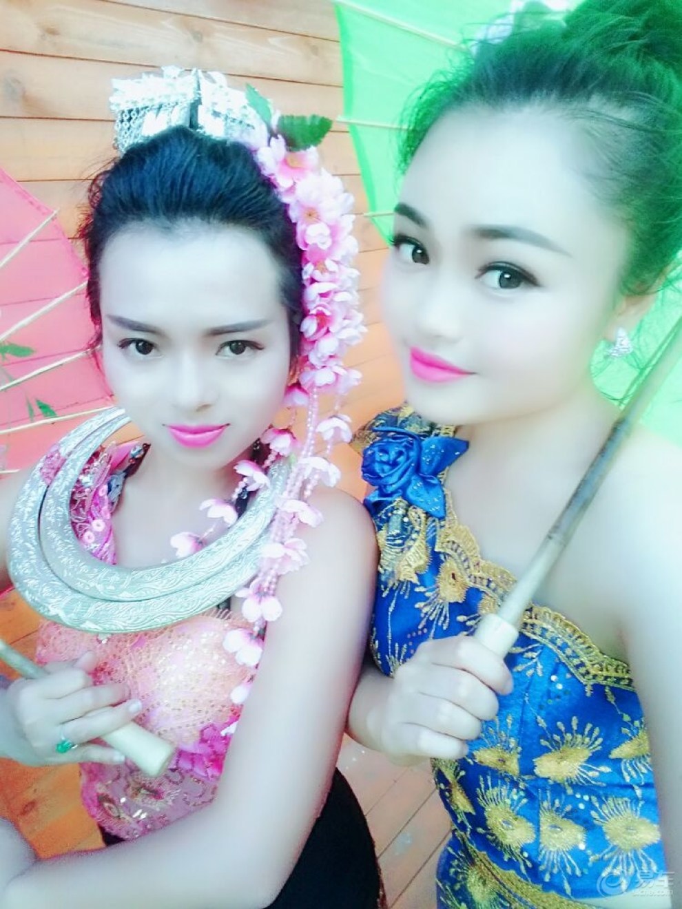 【傣家多多美女干朵节】_大迈X5美女图片集踏垫论坛的图片