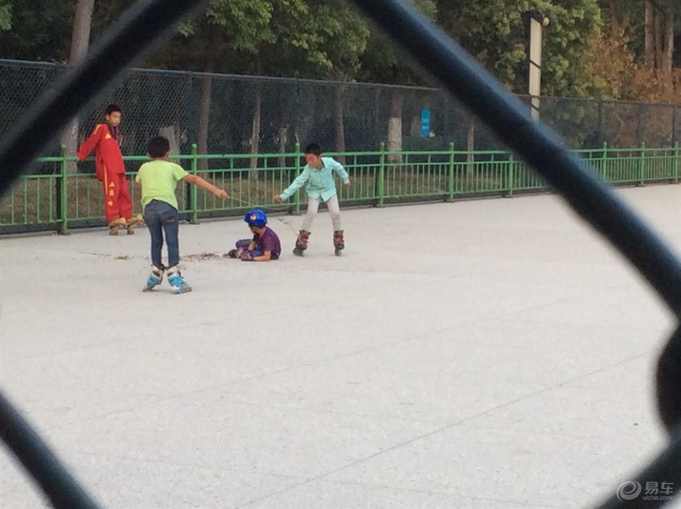 【看宝贝们玩旱冰鞋】_凯美瑞论坛图片集锦