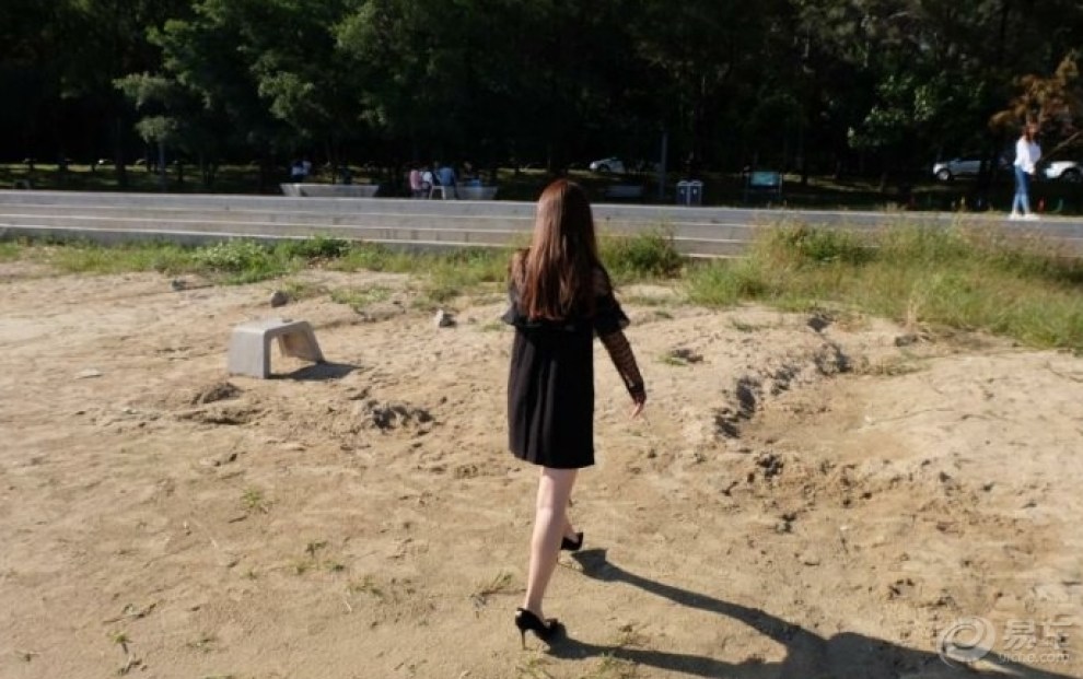 【美不美,看丑女,长腿版主大腿美女来袭,求大片美女变泰车模剧图片