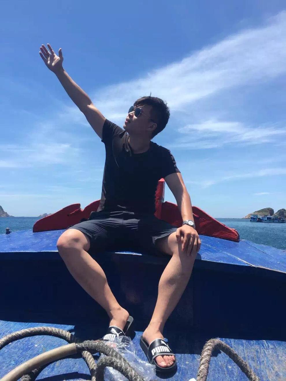 【本人24,刚工作一年,年薪15,工地狗但.】_奥迪