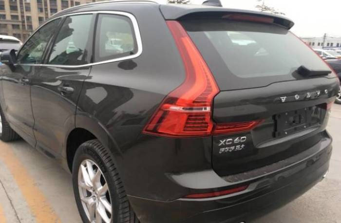 新款松林灰xc60t5乞丐版提车作业