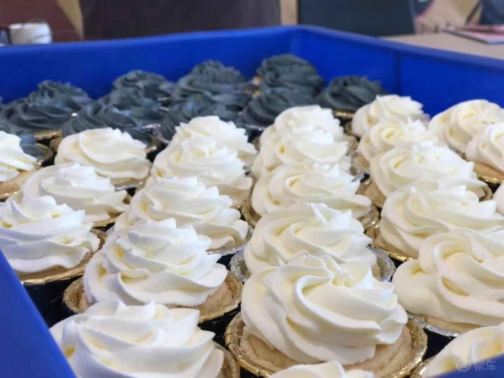 周末休息带上哥哥女儿去4s玩DIY万圣节饼干