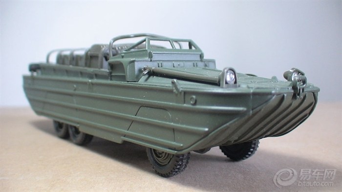 刘天强收藏之:美国gmc dukw-353轮式两栖登陆运输车