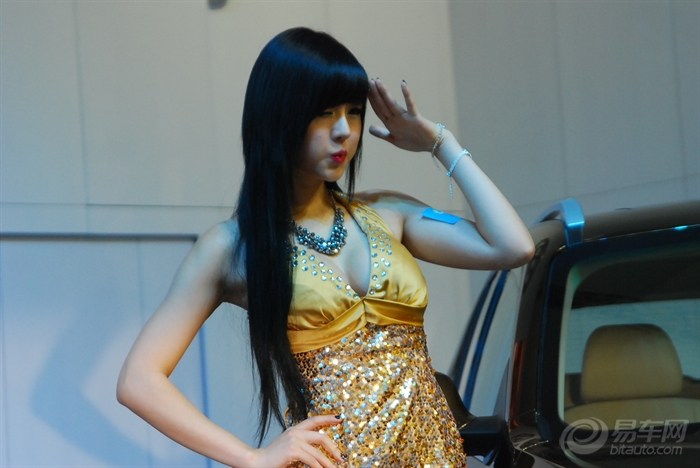 【看韩国美女车模表情王黄美姬加蕾丝性感大片