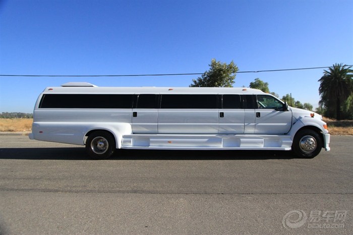 【福特F650豪华改装车,亲临北京金宝街 ~ !】_