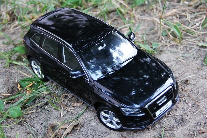 【【我与车模的故事】q5郊区也疯狂】_汽车模