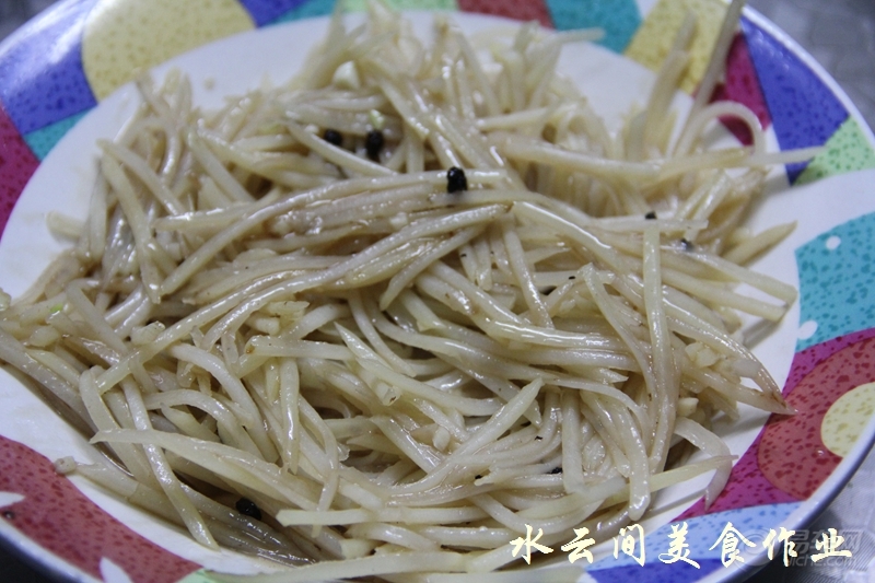 怎么炒土豆丝香肠 900127e478514c7b87e636b96d08b27a.jpg