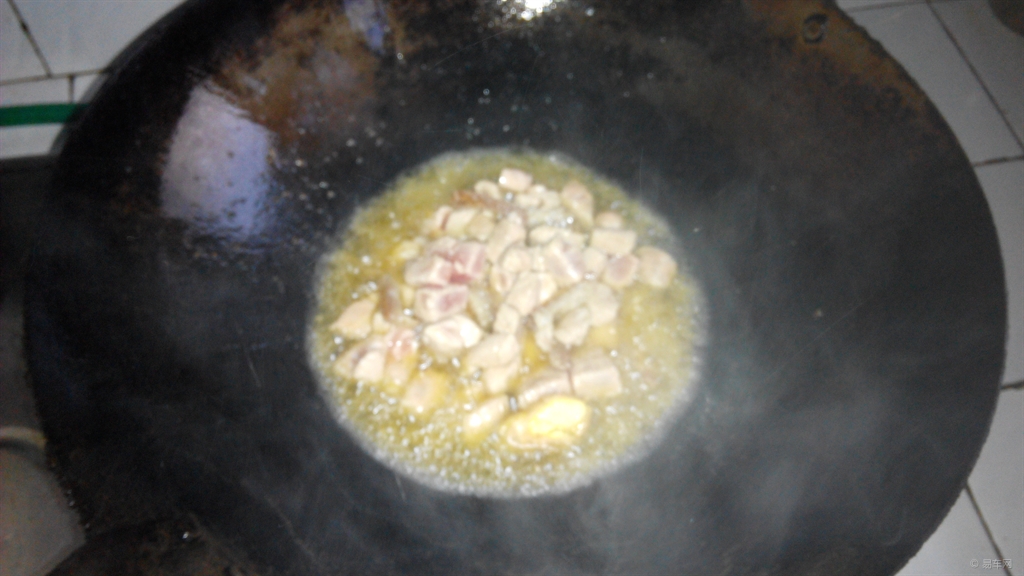 玉米胡萝卜炒肉碎 04225f584eaa4190b46b061277e9ba67.jpg