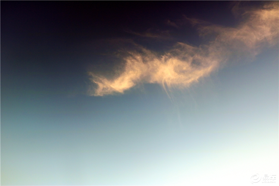 晚上的天空是蓝色 5b68c40ebbbb41debf4b642fd2661027.jpg