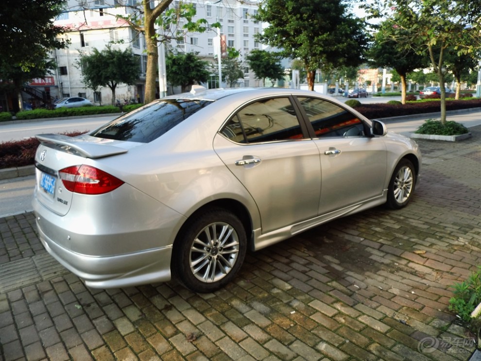 和悦三厢改装包围,帅不帅啊.开了2万多公里了.