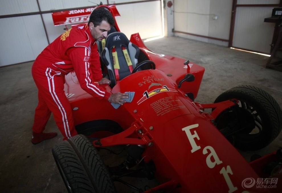 牛人自制法拉利