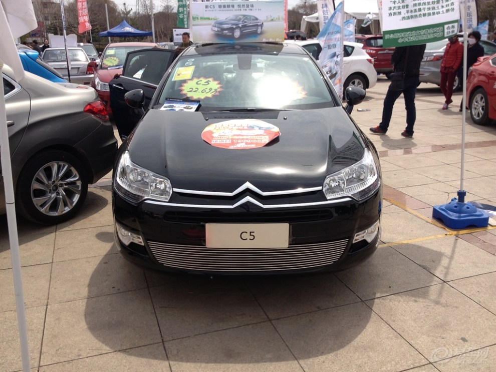 带大家体验第八届葫芦岛春季车展{有车模呦,哈哈}