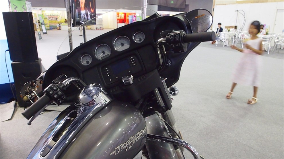 【2014年国庆长假第四天——南方国际汽车展看帅锅