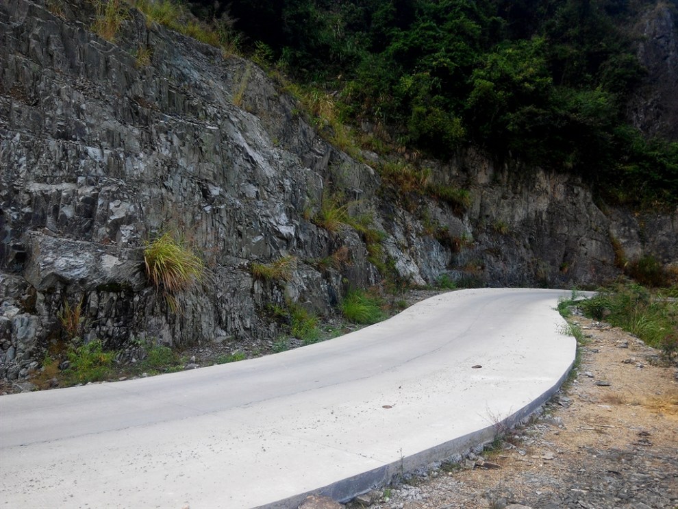 大山里的山路!