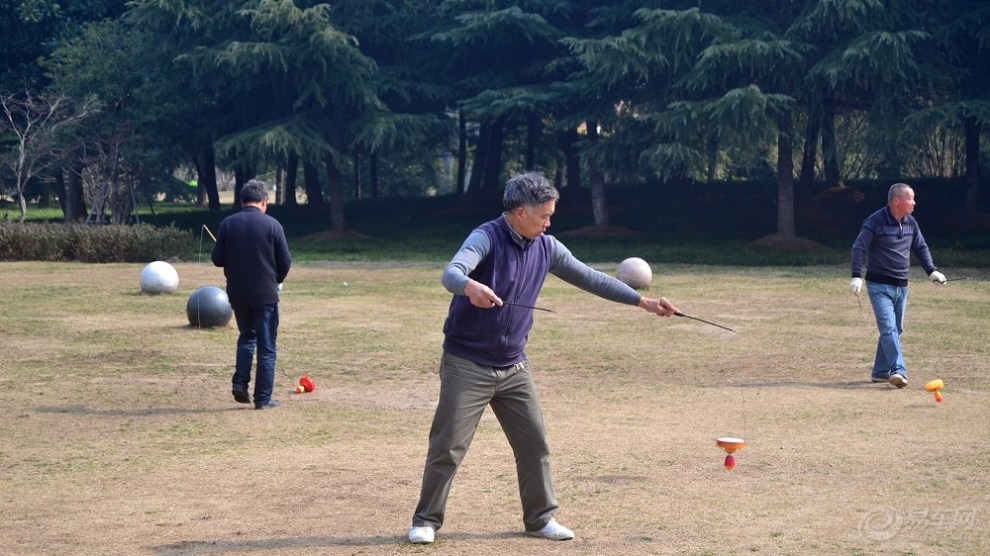 健身运动--抖空竹