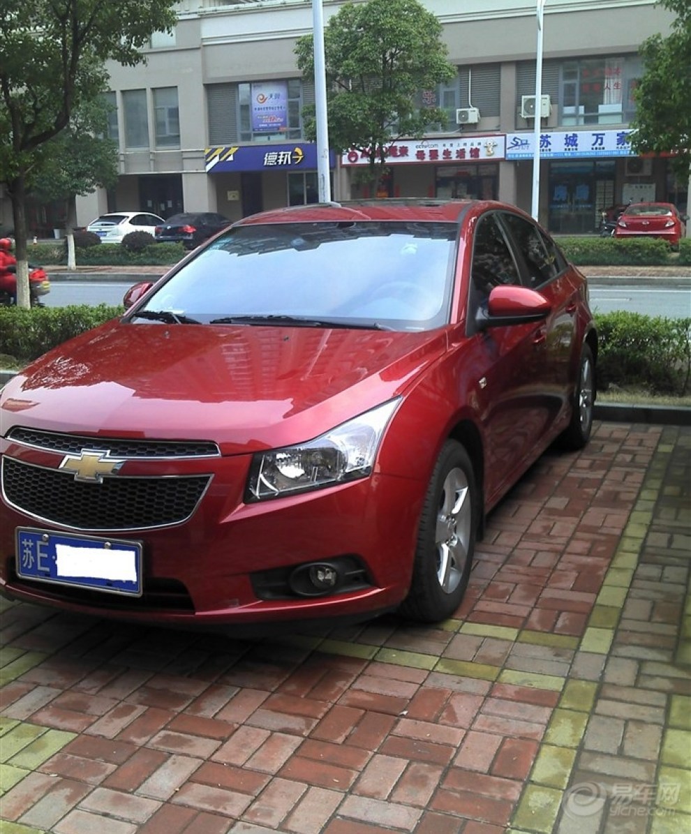 2013款波尔多红科鲁兹1.6l se mt 提车半年