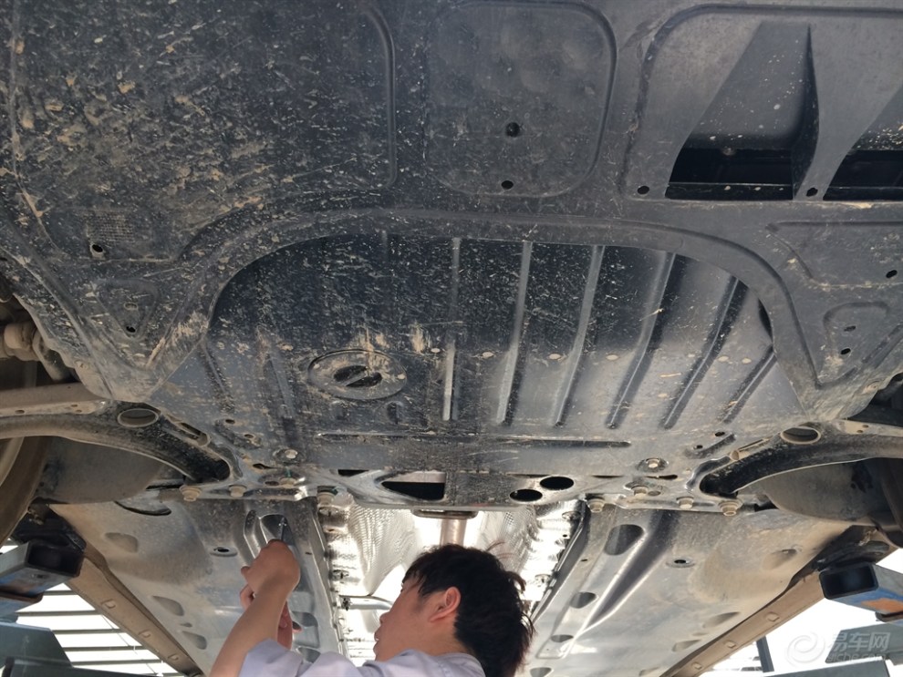 曲靖新速腾底盘装甲作业,有图有真相