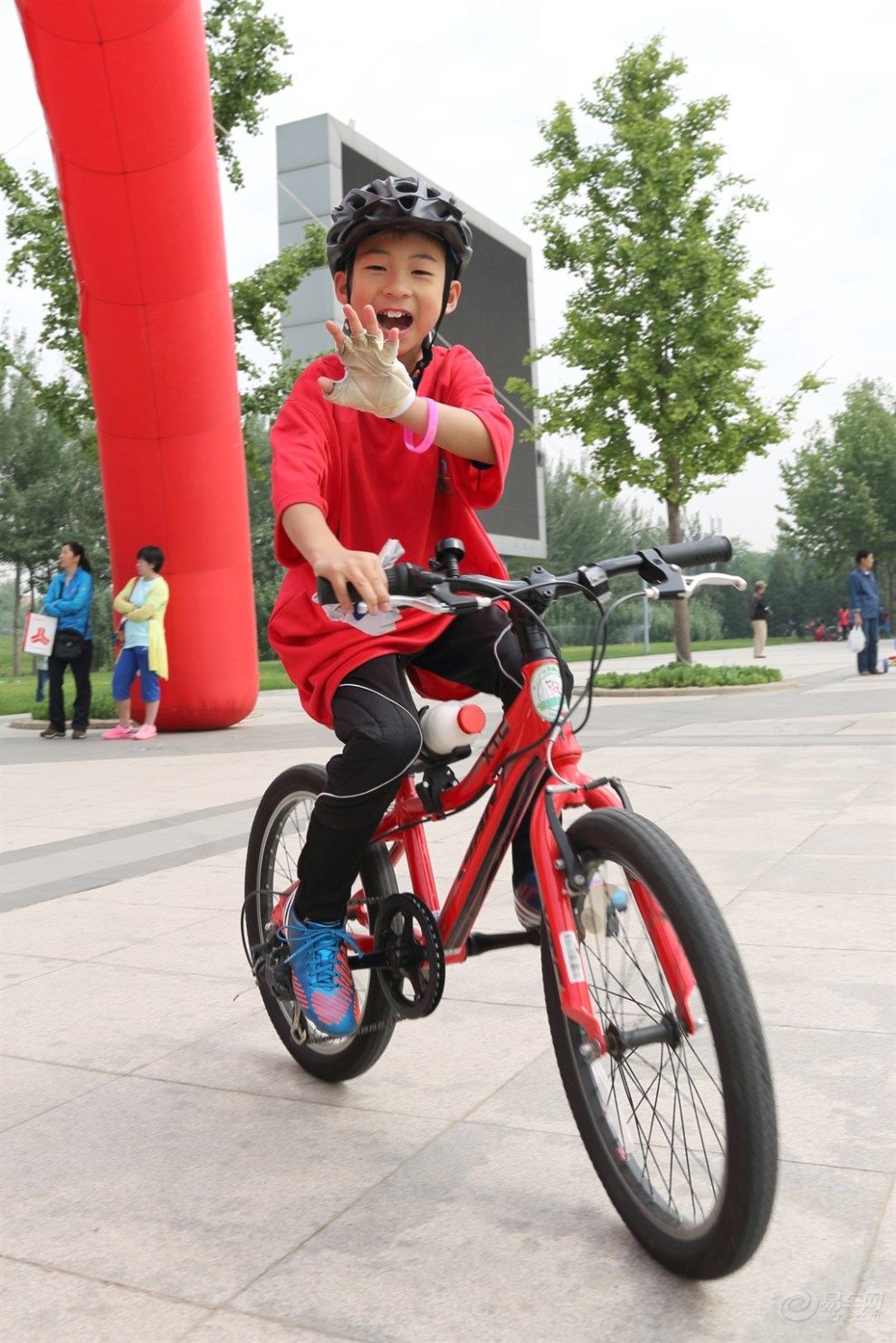 【每周一图】第三十九期 快乐小骑手