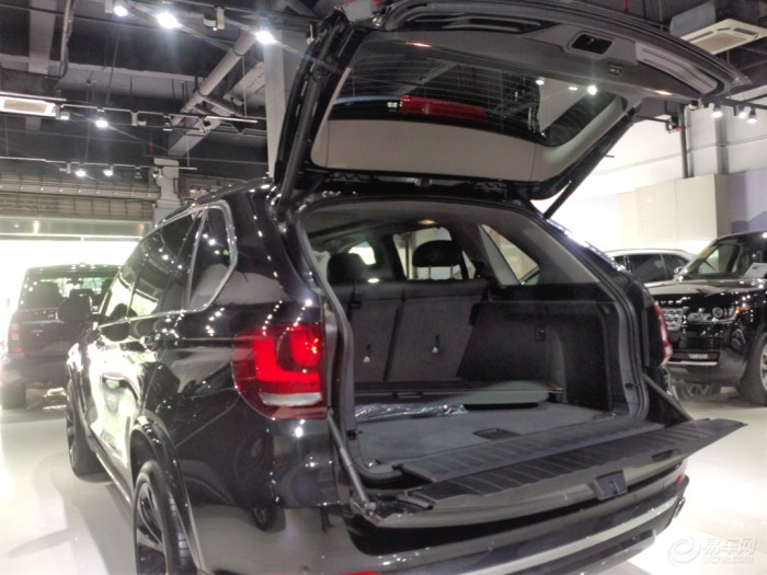 2014款宝马x5 顶配又有霸气外观20轮毂我这次再也不能犹