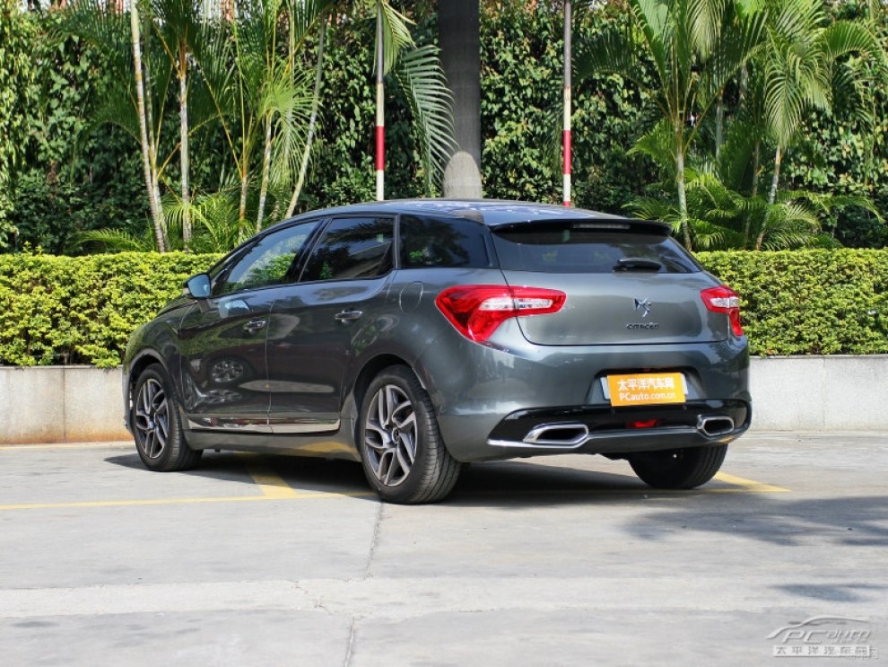 ds5的屁屁好性感