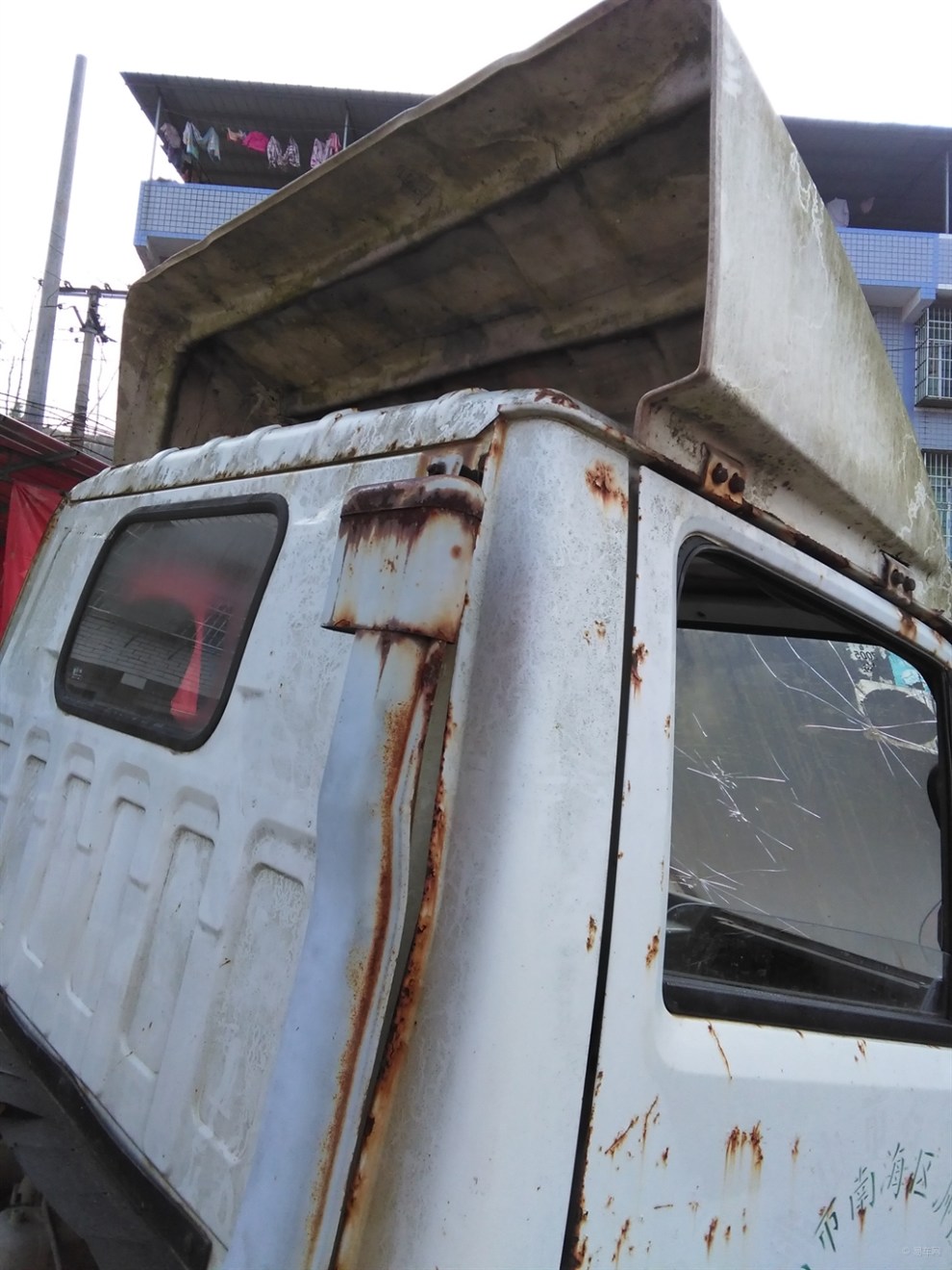 【首发】开车出去晃的时候发现僵尸货车