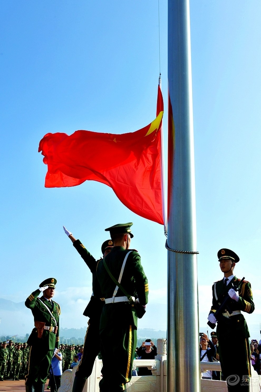 《升旗》