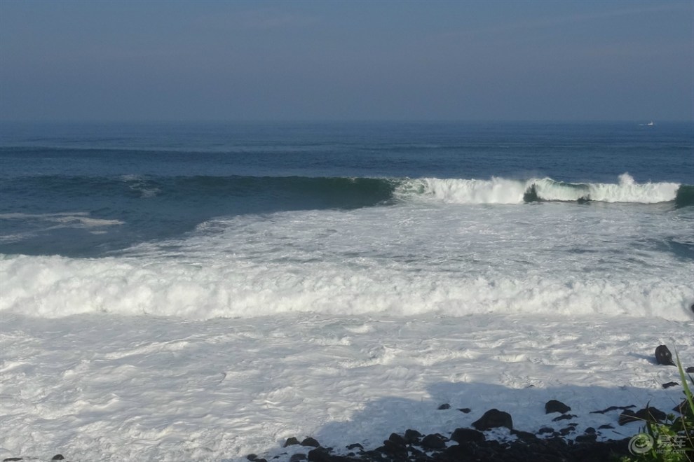 风景秀丽 海浪涛涛"涉地岬"