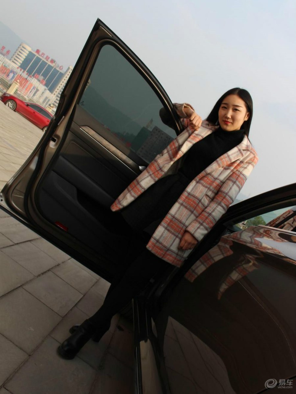 全新迈腾之媳妇儿当车模