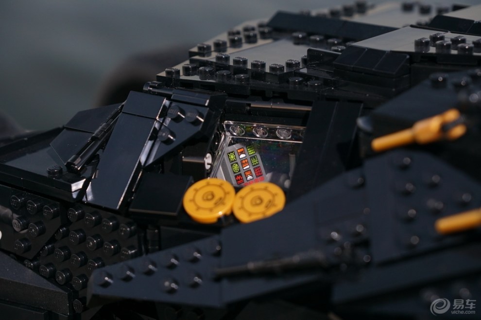 "复刻传奇"——蝙蝠车 lego 76023