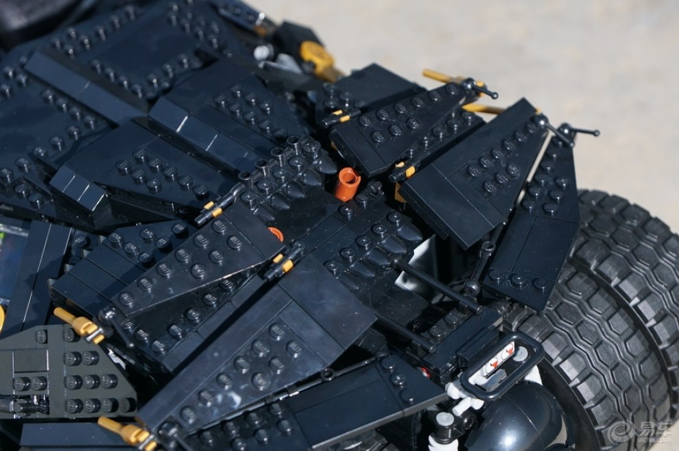 "复刻传奇"——蝙蝠车 lego 76023