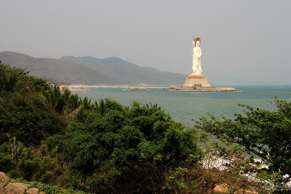 海南三亞南山寺海上觀音