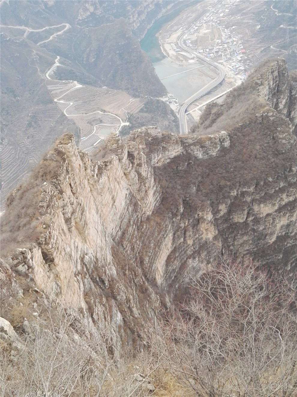 【三月踏春】登顶十渡蝙蝠山